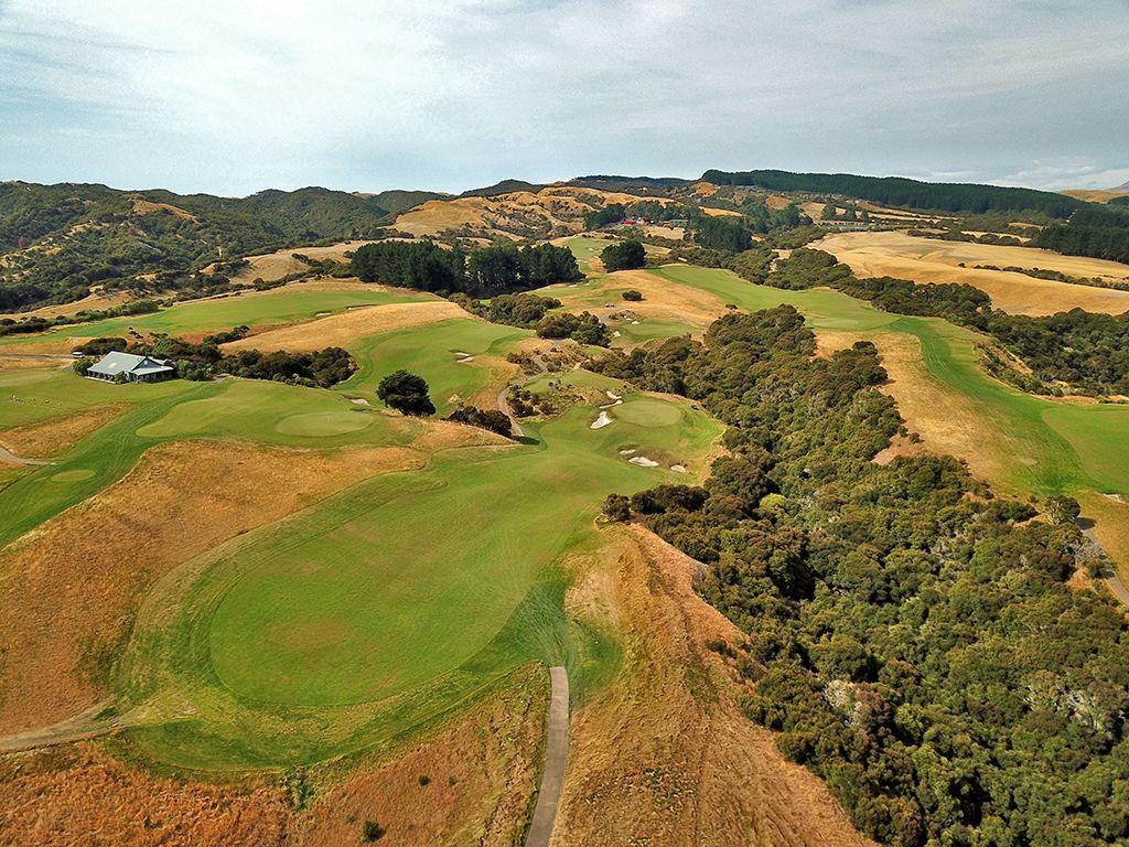 7th Hole at Cape Kidnappers Golf Course (453 Yard Par 4)